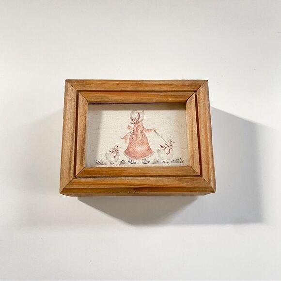 Vintage Wooden Multi-Purpose Box With Picture Frame On Top Jewelry Ring Keeper - Picture 2 of 5